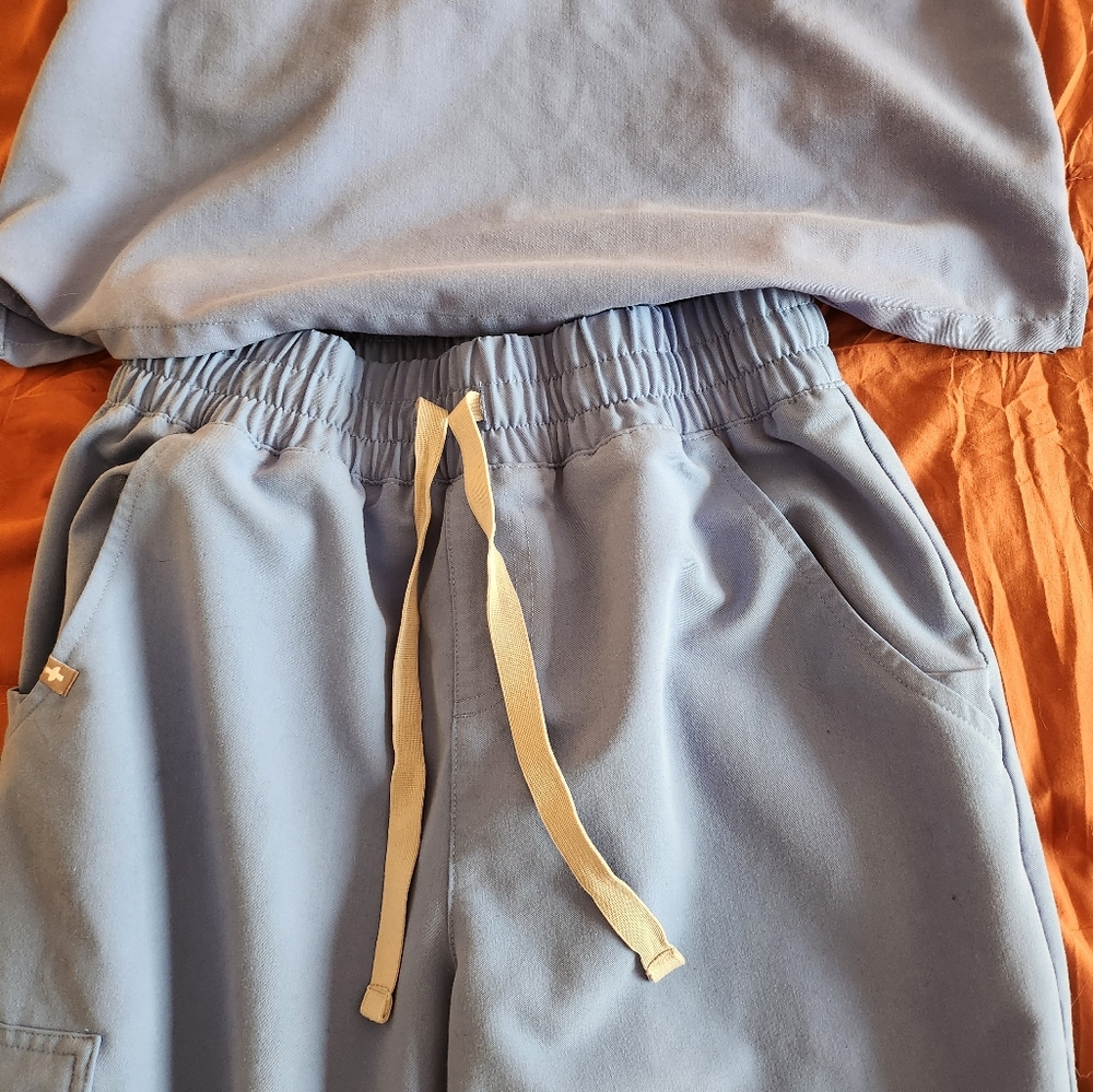Figs Catarina top (XS) & high waisted Zamora (SP) - Picture 3 of 4